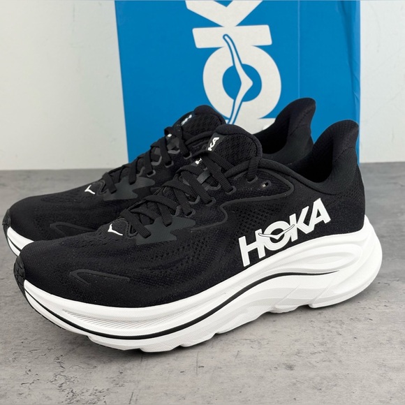 Hoka Clifton 10 Black White BWHT Running Shoes Women’s Size 10B Worn Once! - Picture 2 of 6